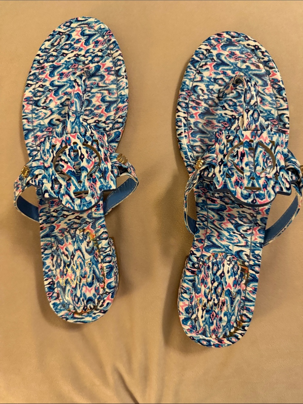 crown & ivy Blue Multicolor Patterned Toe-Post Sandals